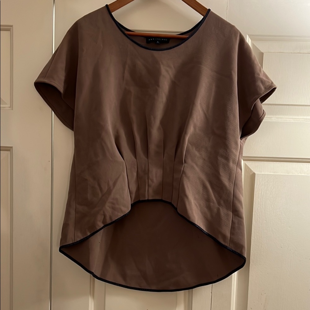 Women’s Brown Short-Sleeve Pleated High-Low Tunic Size L